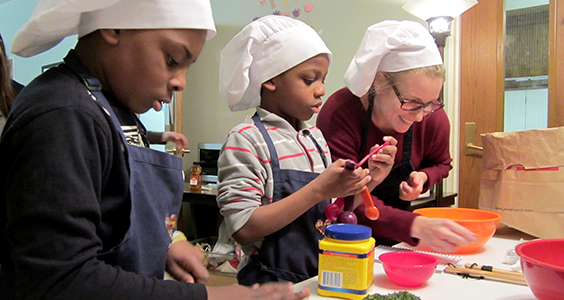 tl_files/youevanston/images/Site Images/Volunteer1.png